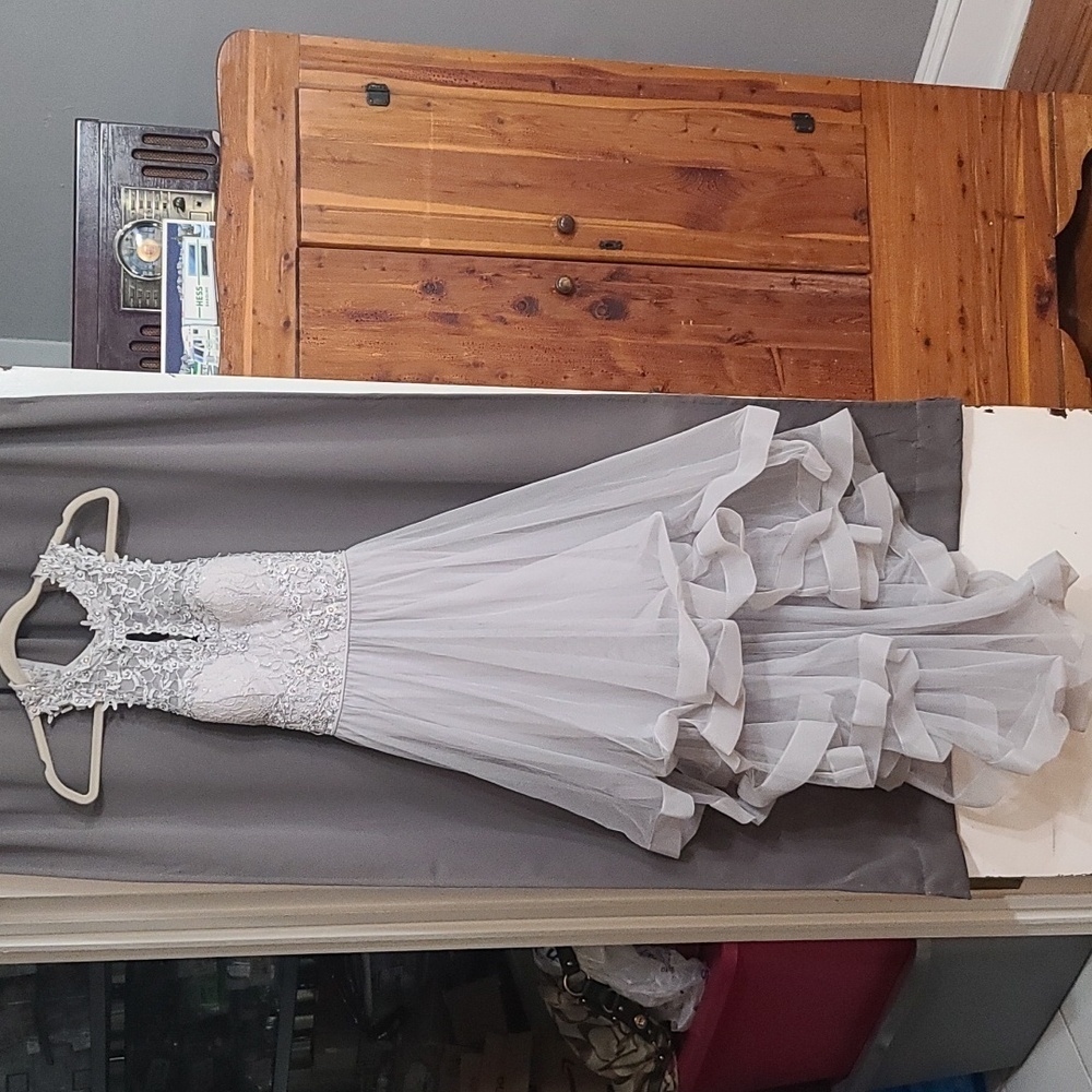 TLC Say Yes To The Prom Dress Juniors Gray Iridescent Stones Ruffly Layers Sz‎ 7